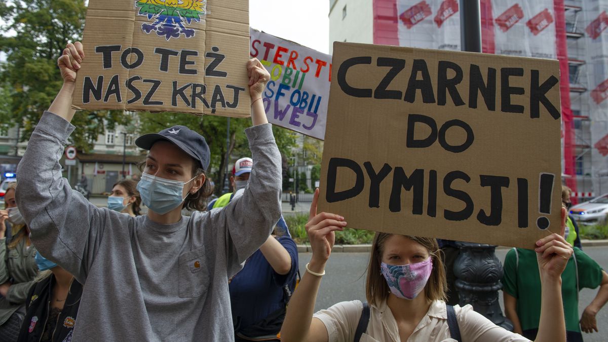 MEN zbiera informacje o protestujących w ramach Strajku Kobiet
