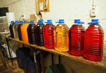 Skarbówka ostrzega przed kupowaniem alkoholu na bazarach. Ruszają kontrole