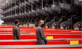 Coraz więcej Polaków pracuje "u Ukraińca". Liczba ofert wzrosła dziesięciokrotnie