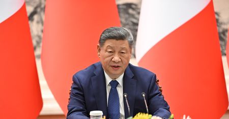 Zaostrzają kontrolę nad "półnagimi” urzędnikami. Nowa kampania Xi