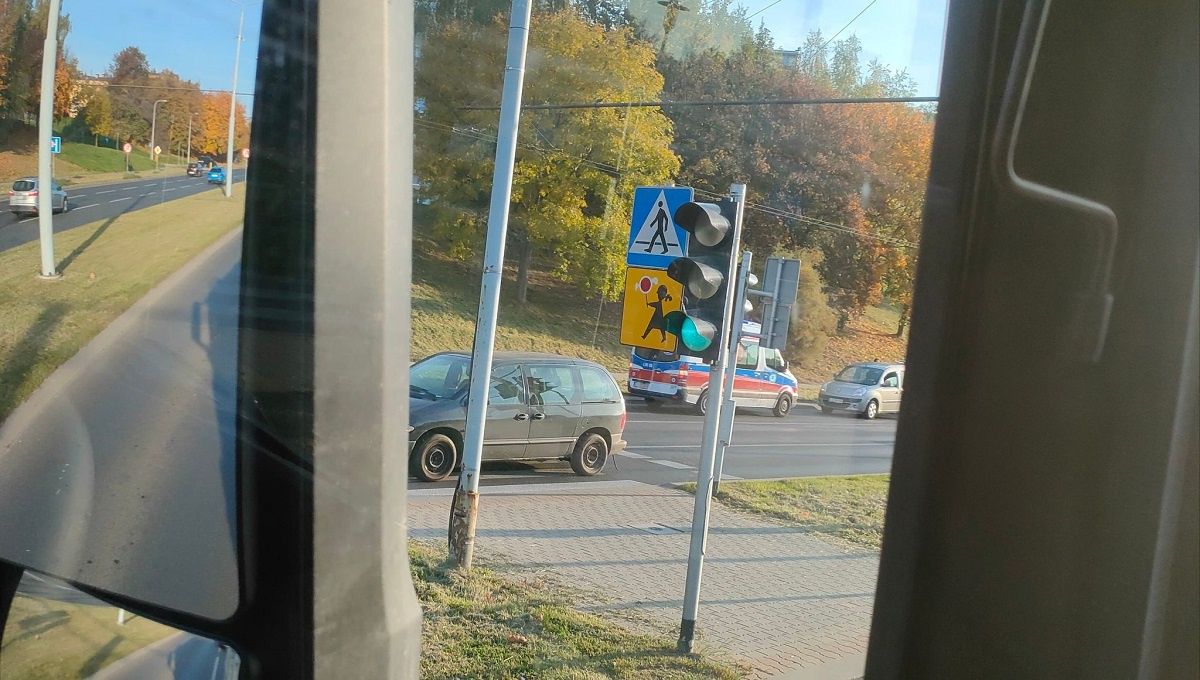 Zderzenie dwóch aut na ul. Jana Pawła II