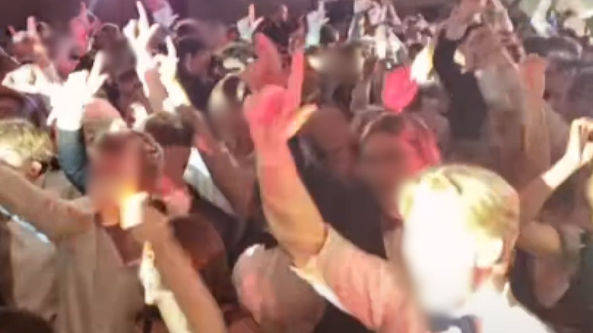 Wszyscy śpiewali "Sen o Warszawie". 