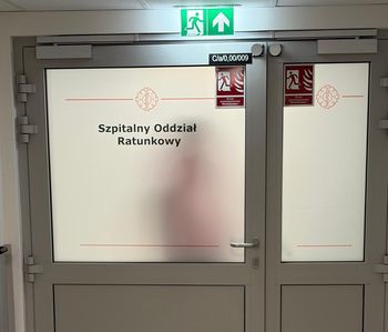 Wyzywali i szarpali ratowników. Nocna interwencja policji na SOR