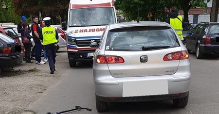 14-latka na hulajnodze wjechała pod samochód. Trafiła do szpitala