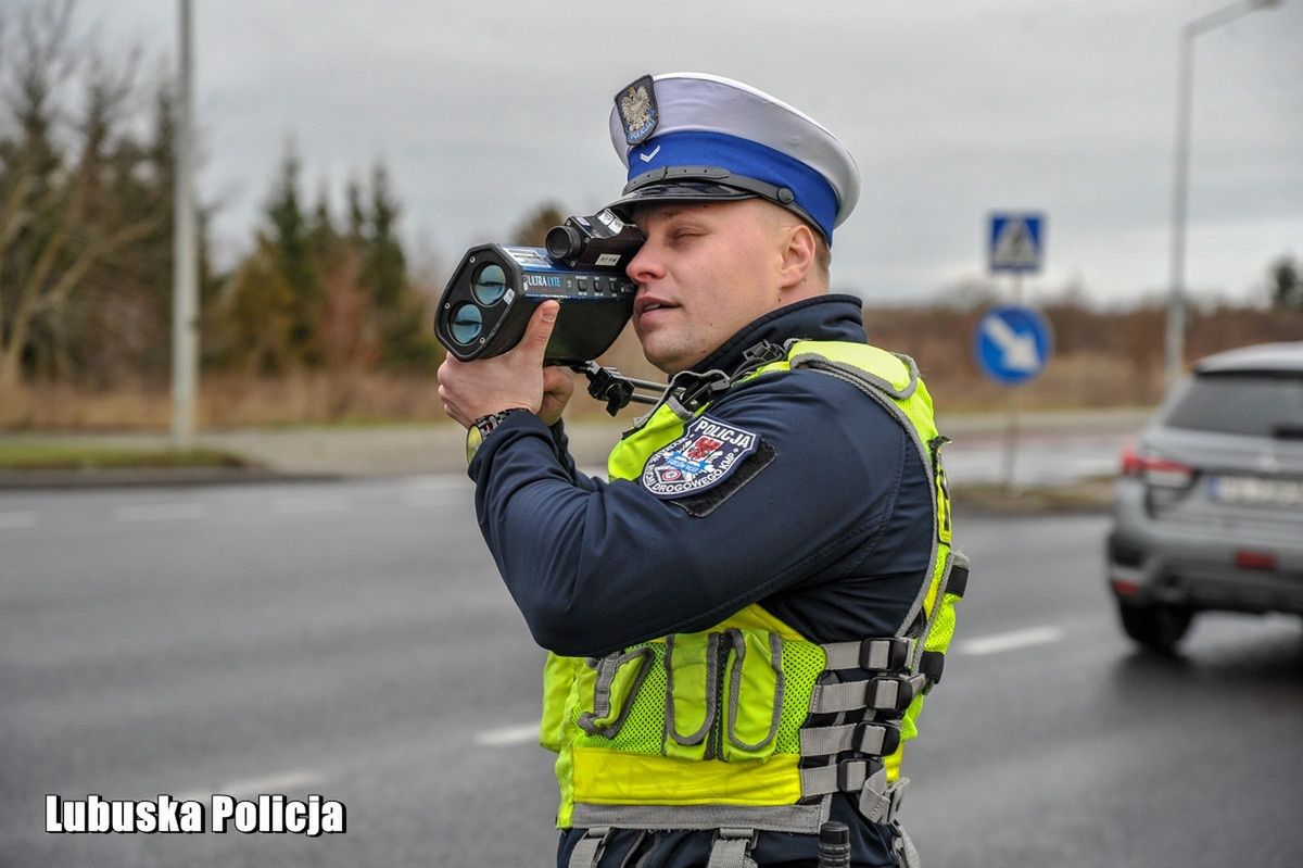 Czy kierowca zawsze musi zwalniać przed przejściem dla pieszych?