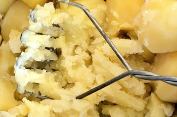 Czy ziemniaki są bezpieczne dla seniorów? Słowa dietetyczki dają do myślenia