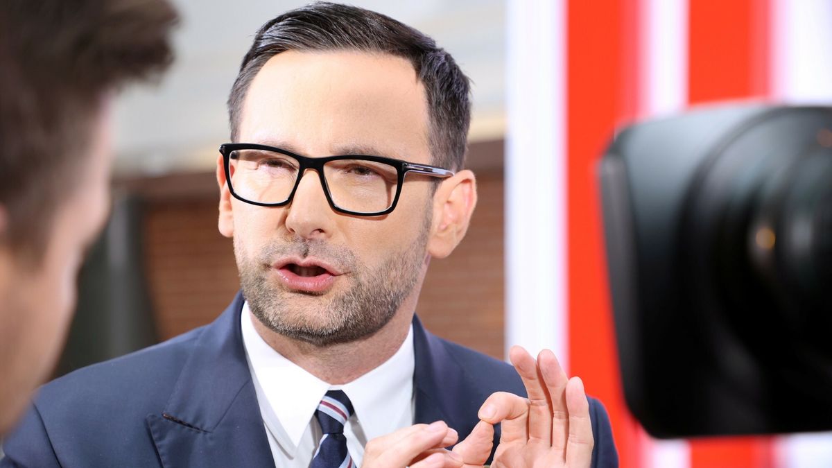 Daniel Obajtek o planach rozwoju Grupy Orlen
Fot. Piotr Molecki/East News, Warszawa, 20.06.2022. Konferencja prasowa poswiecona planom strategicznego rozwoju Grupy ORLEN w siedzibie spolki.
N/z: Daniel Obajtek
Piotr Molecki