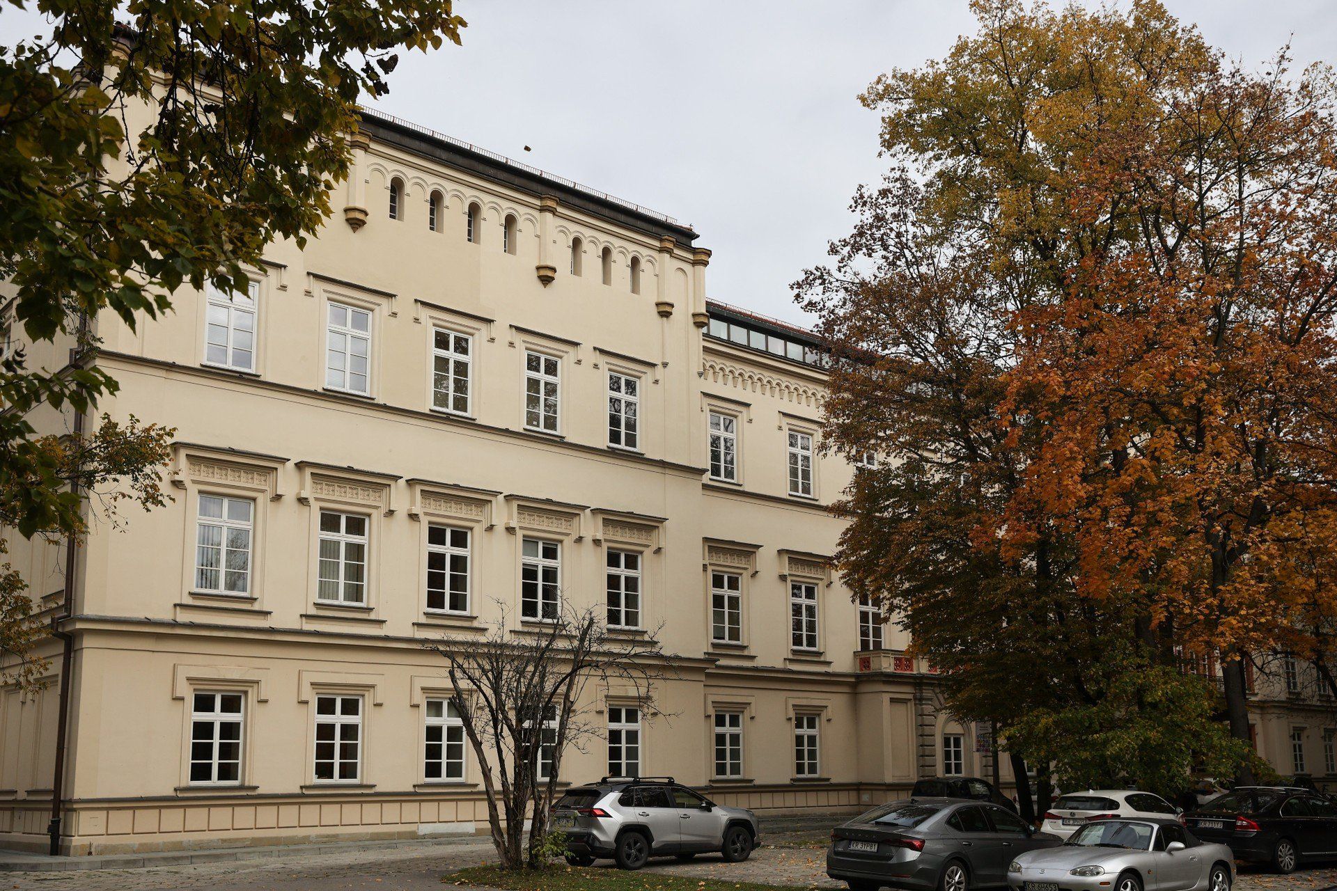 Pałac Królewski w Łobzowie wraz z zielonym otoczeniem