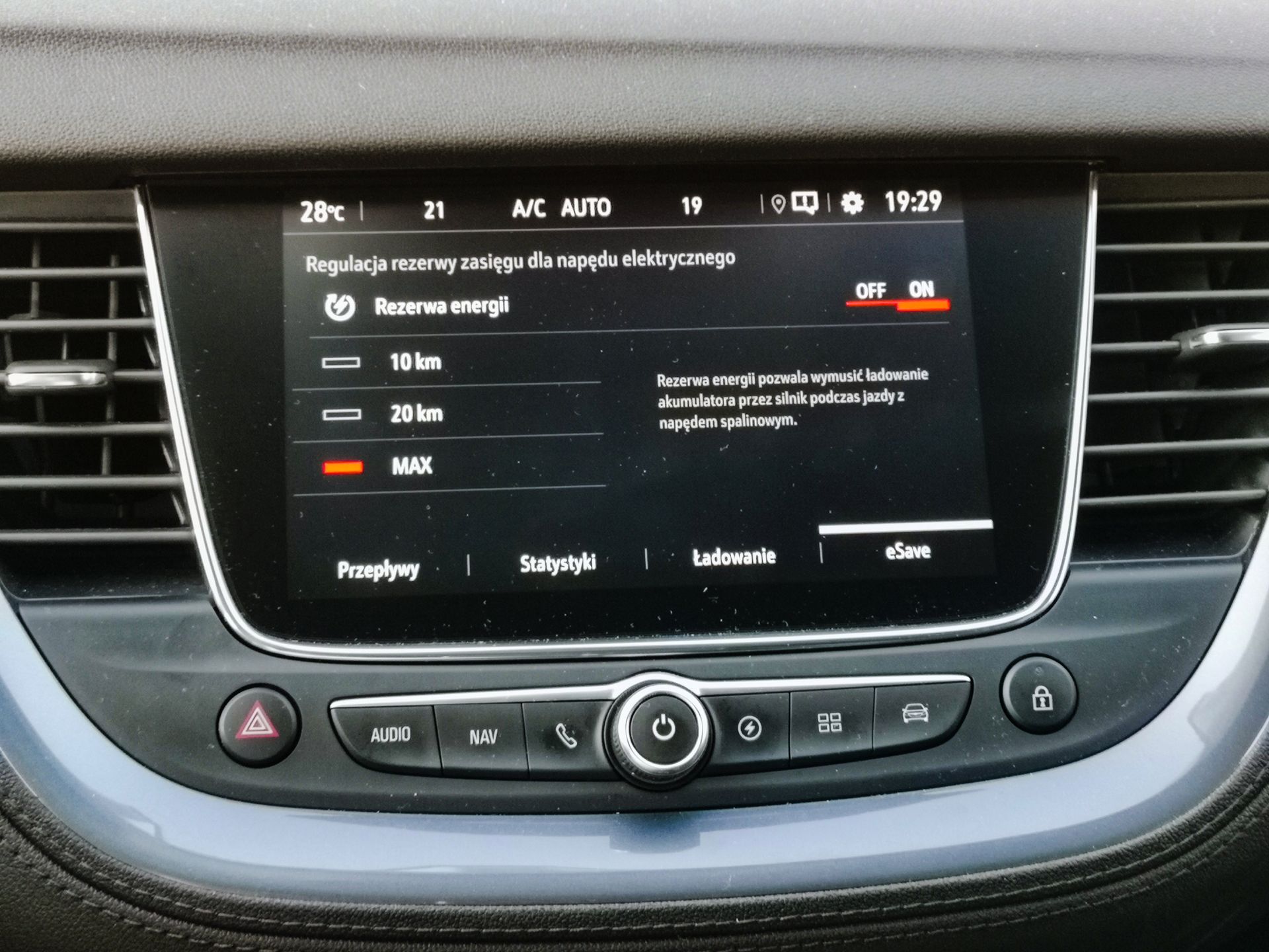 Opel Grandland X Hybrid4: Napęd hybrydowy, system odzyskiwania energii oraz wsparcie kierowcy 5