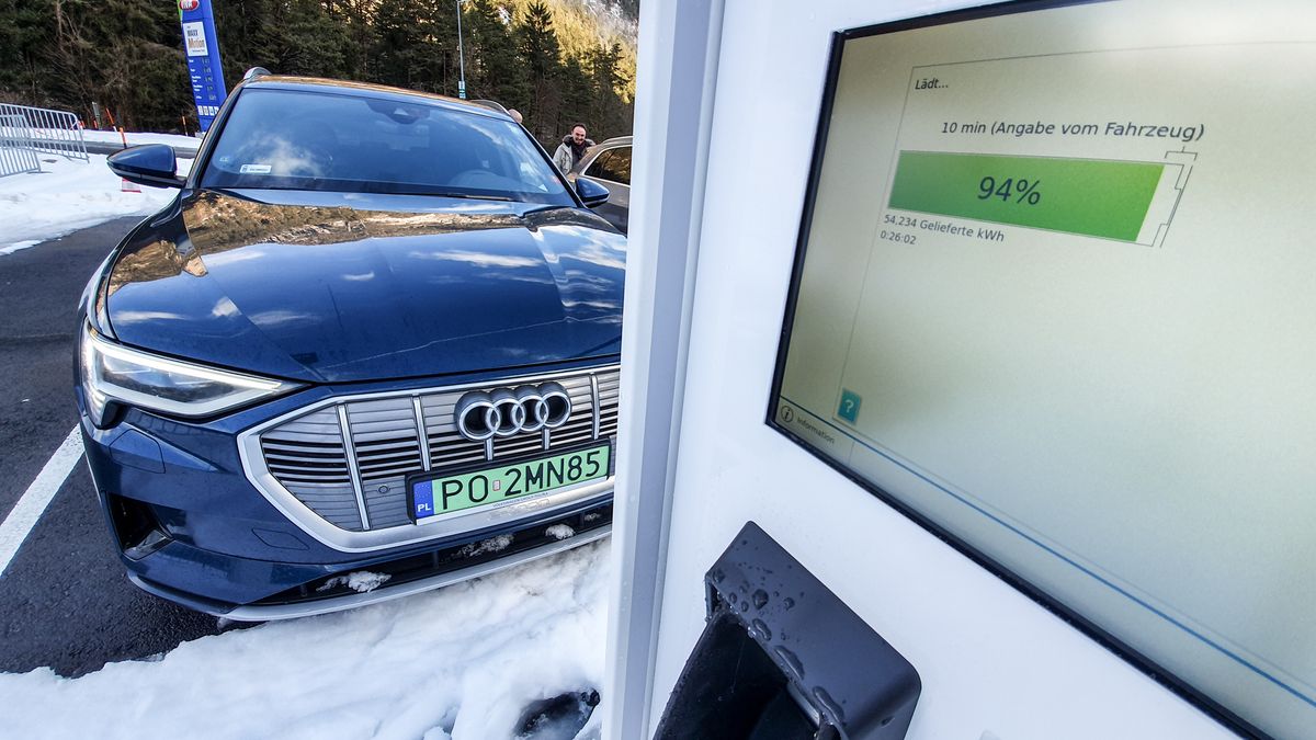 Na razie ultraszybkie ładowarki w Polsce można policzyć na palcach jednej ręki