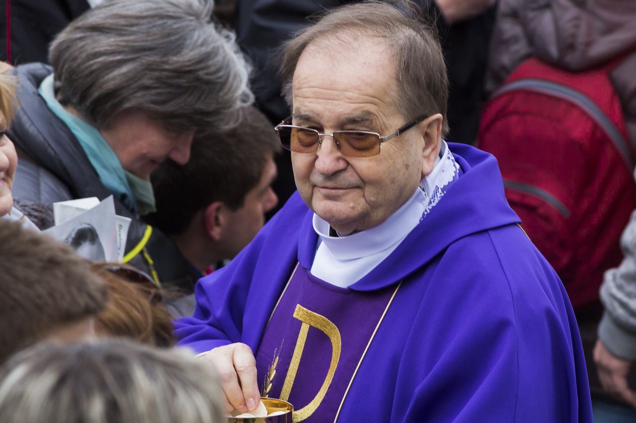 PiS zapłaci zapłaci Fundacji Lux Veritatis 369 tys. zł za transmisje mszy świętych.