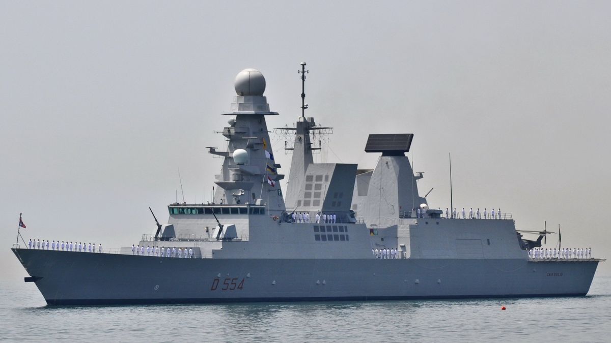 Włoski niszczyciel rakietowy Caio Duilio płynie na Bałtyk