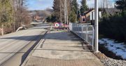Binarowa: Krok po kroku ku bezpiecznej drodze. Odebrano kolejny etap ścieżki pieszo-rowerowej, a samorząd już myśli o następnych metrach
