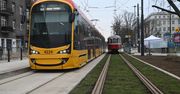 Warszawa: Powrót po niemal 60 latach. Tramwaje znów kursują Rakowiecką. Inwestycja za ponad 2 mld zł oficjalnie otwarta