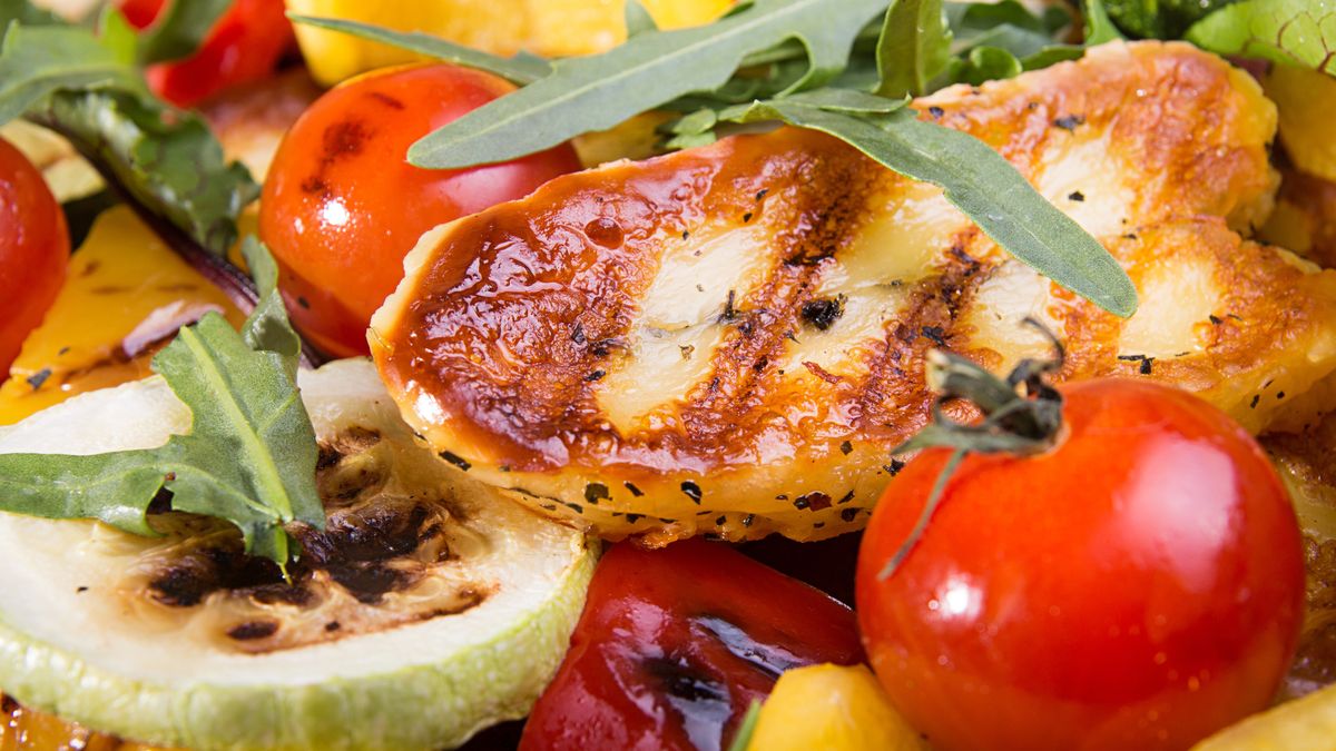 Grecki ser zapiekany w pysznych warzywach