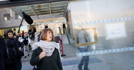 Francuz zbierał ludzi, żeby gwałcili jego żonę. Kary dla współoskarżonych