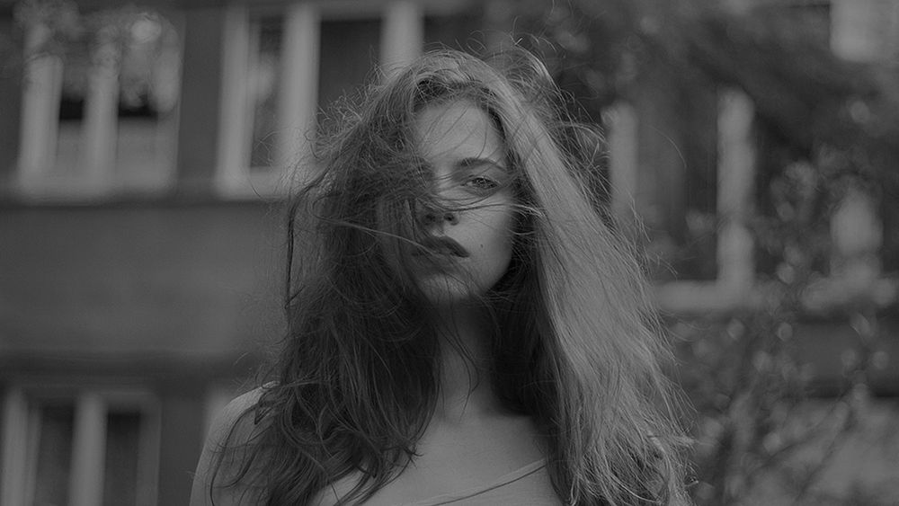 Magdalena Paszko - mroczne, depresyjne portrety kobiet, które są fuzją dwóch osobowości 5