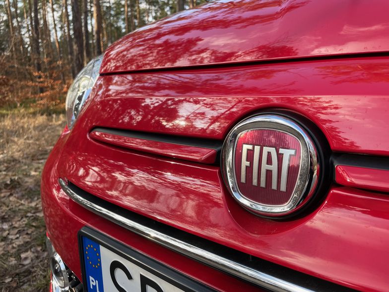 Fiat 500 nie chce się zestarzeć. Dwie odsłony kultowego "klasyka"