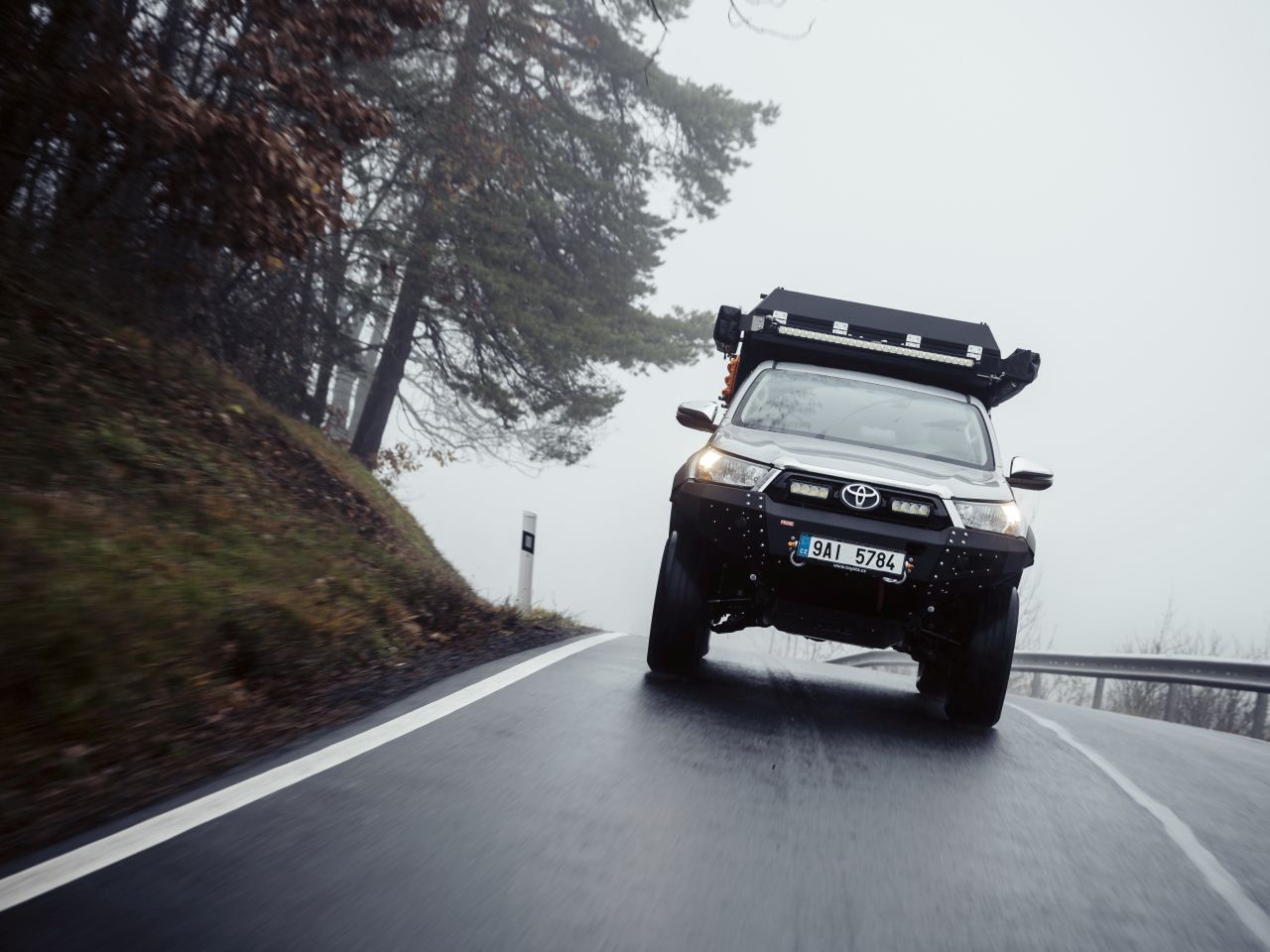 Toyota Hilux Expedition