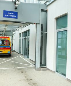 Połknął owada z napojem. Umarł na parkingu