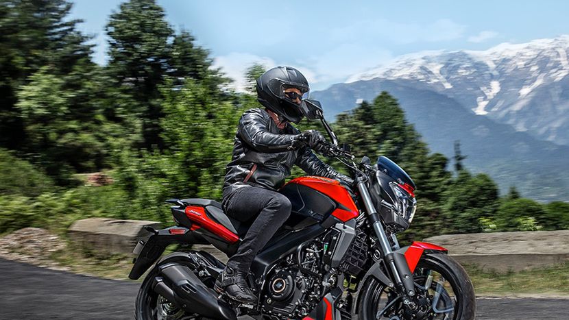 Bajaj Dominar