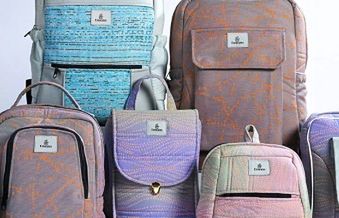 Plecaki wykonane z części wnętrz samolotów trafią do dzieci