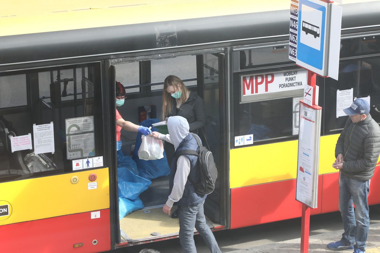 Warszawa. Kanapki przeznaczone dla pracowników WTP trafią do bezdomnych