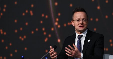 "Oburzające, niestosowne". MSZ odpowiada na skandaliczne słowa szefa dyplomacji Węgier o Polsce