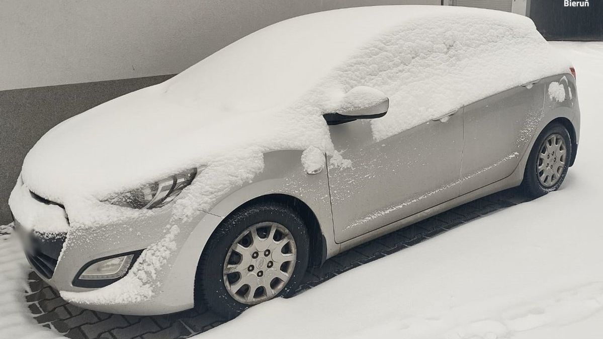 Za nieodśnieżone auto grozi wysoki mandat