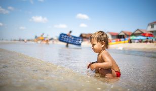 Tak dzieci gubią się na plażach. "Rodzina pije piwo, zasypiają"