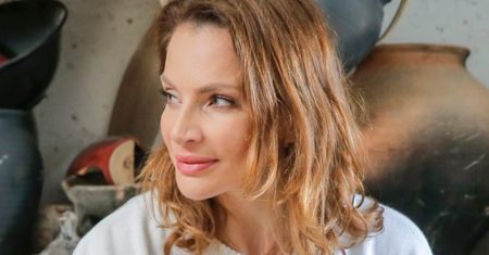 Anna Dereszowska wypina ciążowy brzuch w stroju kąpielowym. "ŻARTY SIĘ SKOŃCZYŁY" (FOTO)