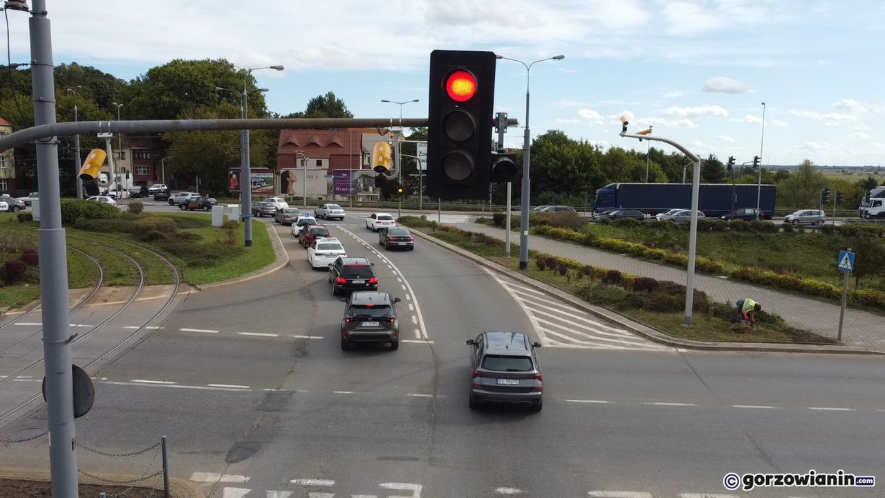 Gorzów: Światła na rondzie Santockim znów włączone. Tym razem na stałe