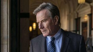 10 odcinków kryminalnego thrillera z gwiazdą Breaking Bad może podbić SkyShowtime. Wciągający serial, który pochłoniesz w jeden weekend