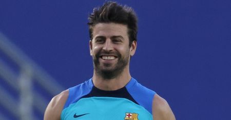 Rozochocony Gerard Pique OBŚCISKUJE się z 23-letnią "następczynią" Shakiry na festiwalu (ZDJĘCIA)
