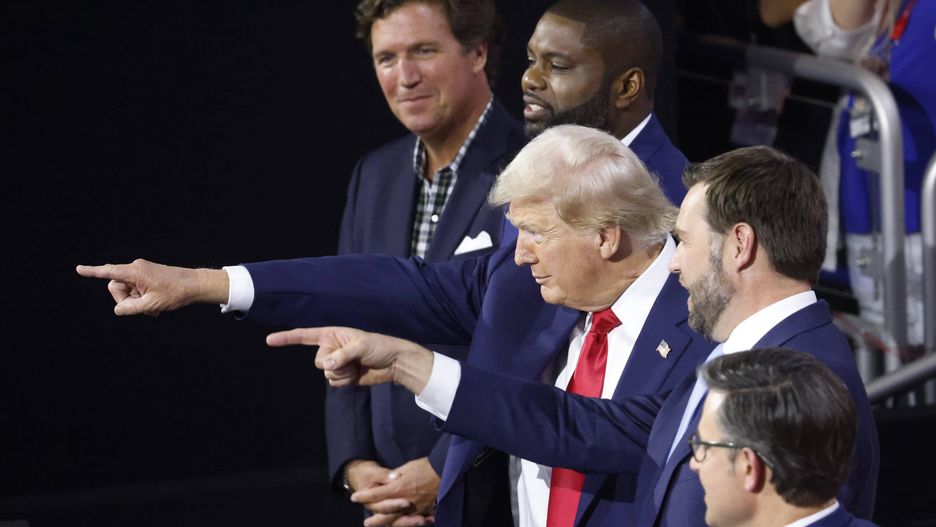 2024 Republican National Convention in Milwaukee
Former President and Republican Presidential candidate Donald Trump stands with television personality Tucker Carlson, Rep. Byron Donalds, R-FL, Vice Presidential candidate Sen. J.D. Vance, R-OH, and House Speaker Mike Johnson at the 2024 Republican National Convention at Fiserv Forum in Milwaukee, Wisconsin on Monday, July 15, 2024. The city of Milwaukee is hosting the 2024 Republican Convention which will run from July 15th through July 18th. Photo by Tannen Maury/UPI Photo via Newscom
Dostawca: PAP/Newscom
TANNEN MAURY
News, Politics, Election, Atlanta, Georgia, United States, Vote,