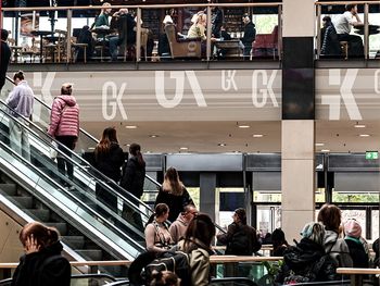 90 proc. Polaków tak robi. Oto cała prawda o naszych zakupach