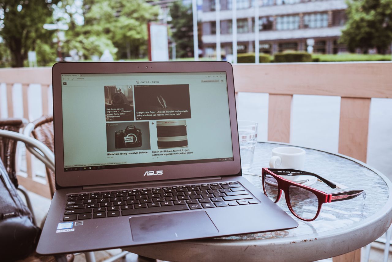 Asus ZenBook UX305 - czy mobilny laptop sprawdzi się jako jedyny komputer dla fotografa?