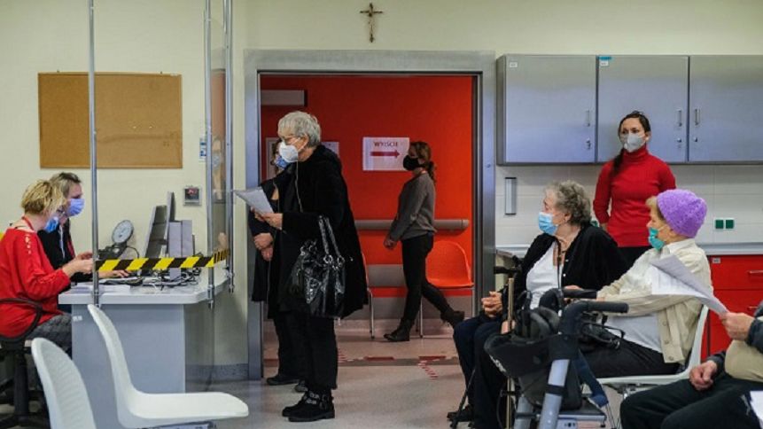 Dorośli coraz bardziej narażeni na choroby zakaźne dzieci. Jest na to jeden sposób