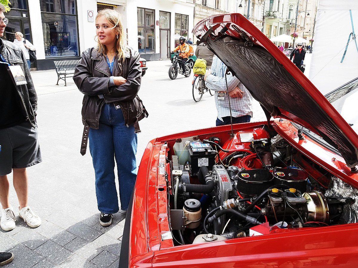 Klimaty z czasów PRL-u budziły uśmiechy i zainteresowanie wśród przechodniów