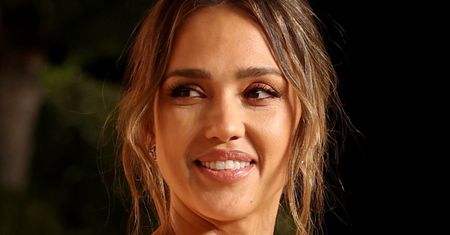 Jessica Alba już znalazła pocieszenie po mężu, z którym rozwodzi się po 17 latach? "Przyłapano" ją ze znanym komikiem
