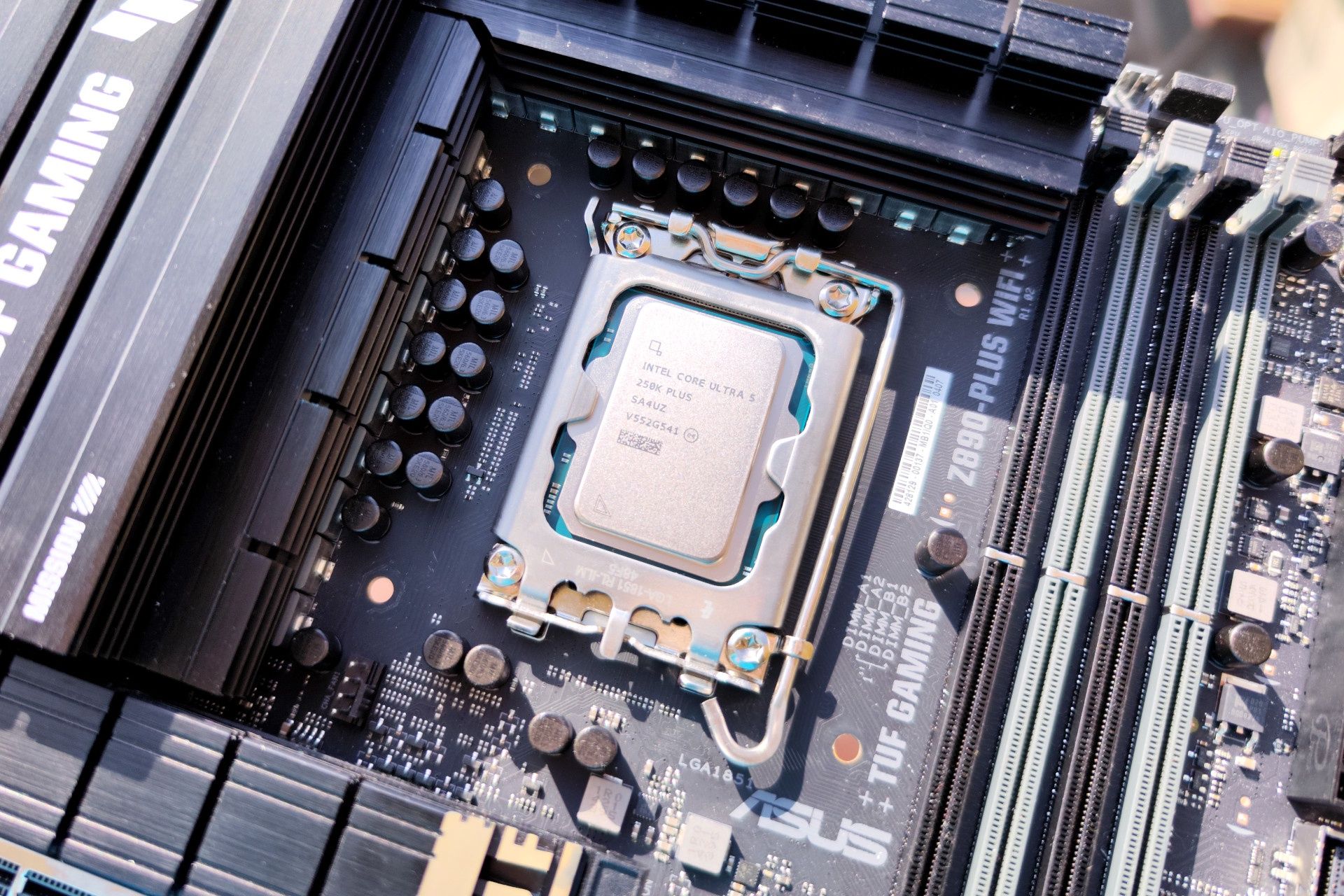 Intel Core Ultra 5 250K Plus