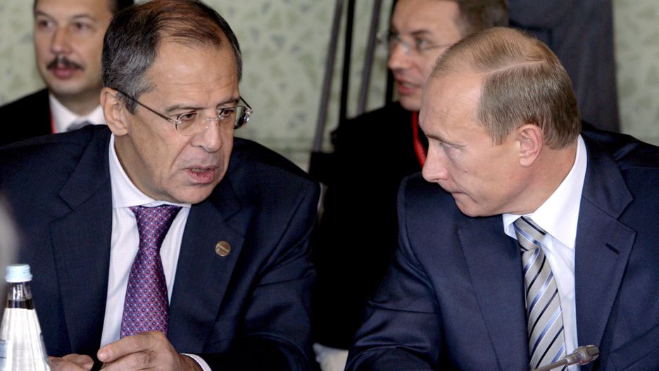 Ławrow i Putin (pmb) PAP/EPA/MIGUEL A. LOPES MIGUEL A. LOPES/POOL