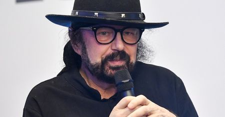 Zbigniew Hołdys ma problemy ze zdrowiem. Zwrócił się do fanów na Facebooku: "Leżę, wiję się z BÓLU"