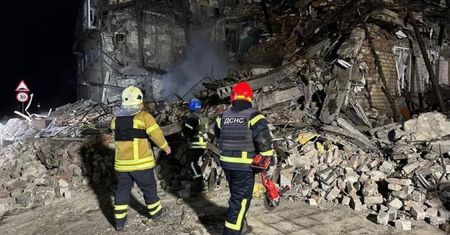 Rakiety nadleciały w nocy. Ludzie znaleźli się pod gruzami