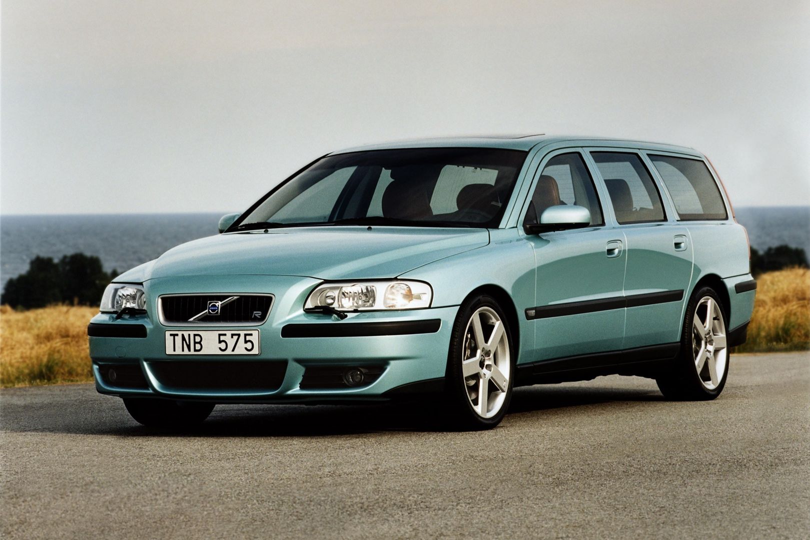 Jedno z najbardziej pożądanych w miarę współczesnych kombi - Volvo V70 R z silnikiem 2.5 T