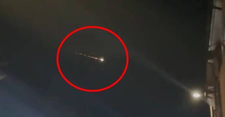 Kula ognia rozświetliła niebo. Spektakularne zjawisko nad Wielką Brytanią