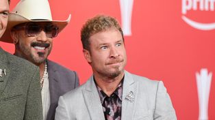 Pamiętacie Briana z kultowego boysbandu? Teraz ma ponad 50 lat i sądzi się z sąsiadami