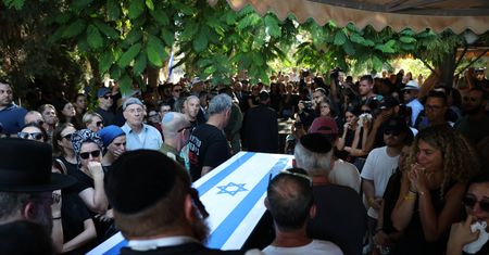 Hamas przekazał trumnę z ciałem kolejnego zakładnika. Co z resztą?