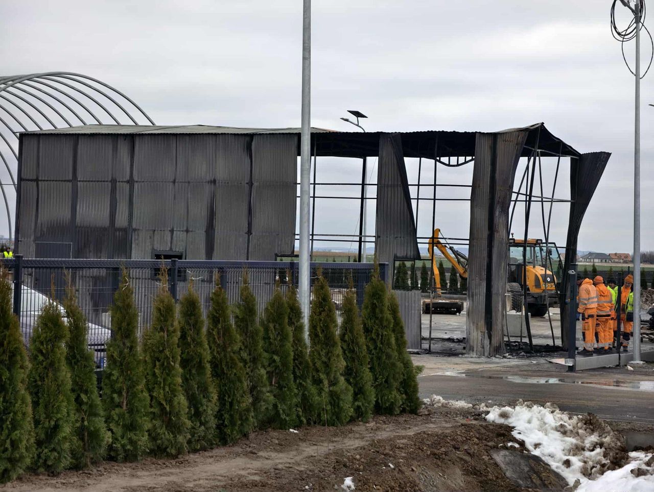 Zadąbrowie: Pożar hali. W budynku składowany był m.in. styropian