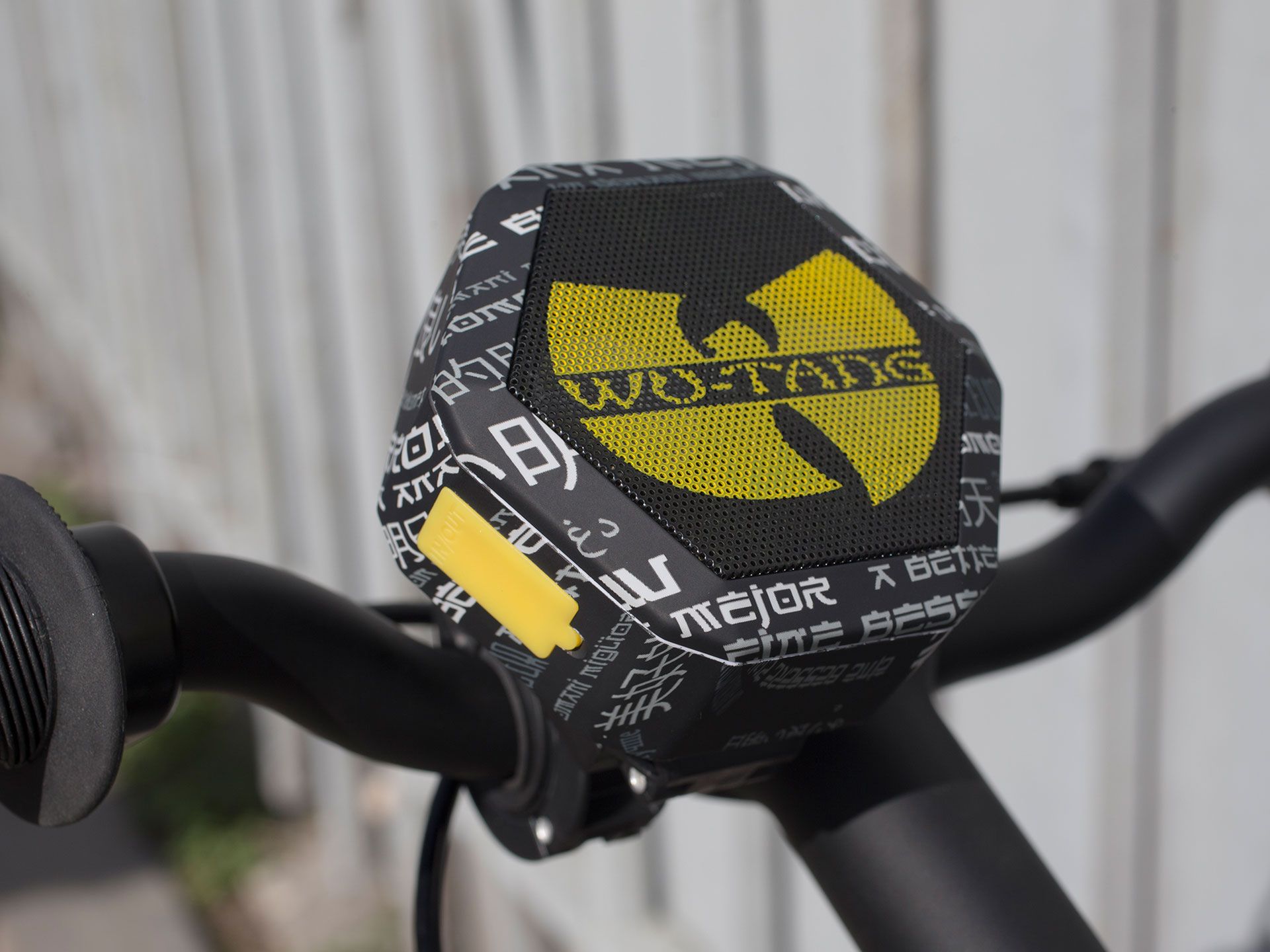 Darmowy album na iTunes? Da się oryginalniej - Wu-Tang Clan wyda płytę na bezprzewodowym głośniku! 4